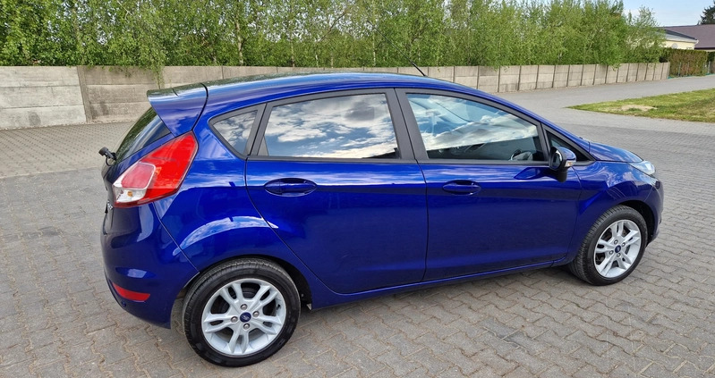 Ford Fiesta cena 27900 przebieg: 107000, rok produkcji 2016 z Gniezno małe 172